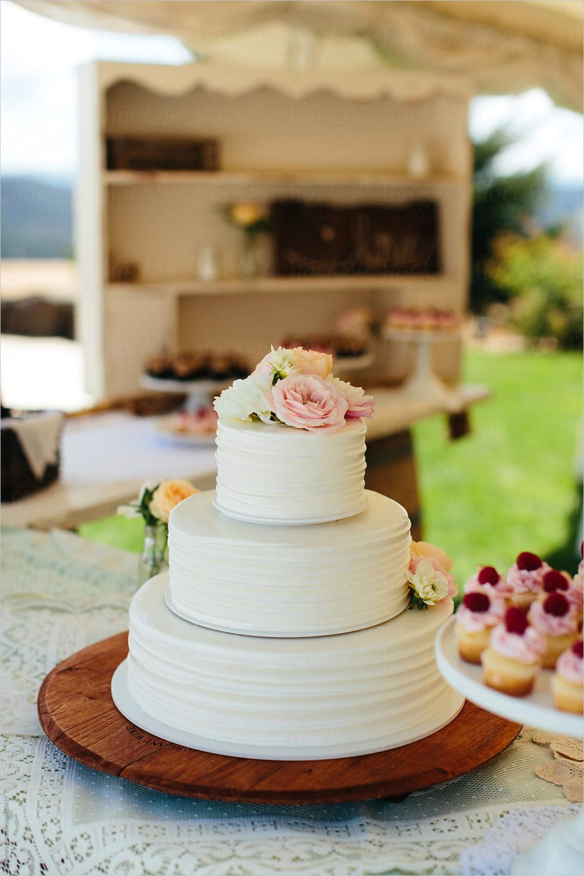 beautiful simple white wedding cake